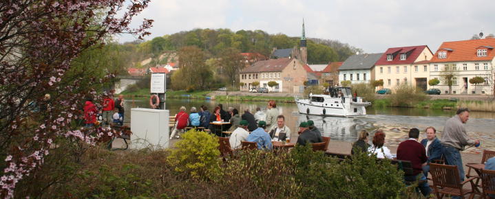 Bollwerk mit Sicht auf Kirche